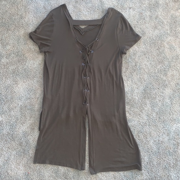 Buckle top by Doe & Rae - Picture 2 of 6